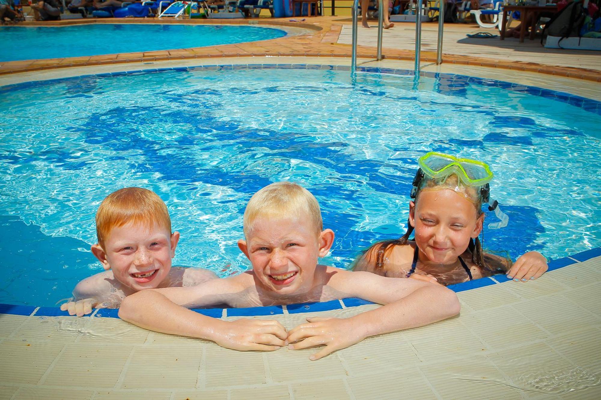 Sea View Resorts & Spa Karfas Bagian luar foto